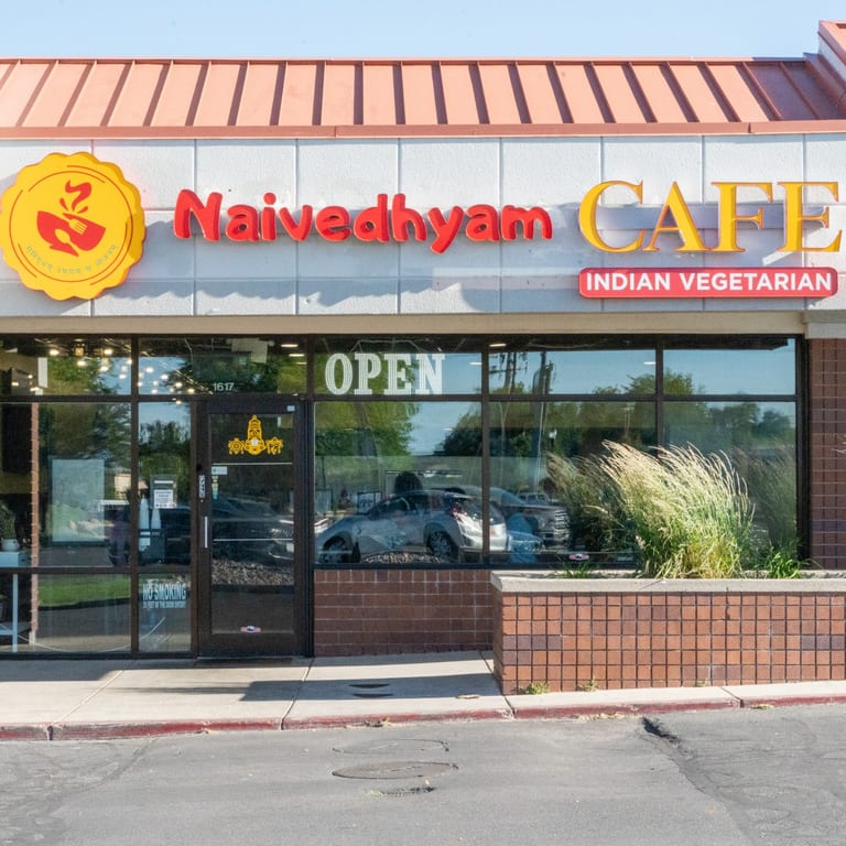Welcome To Naivedhyam Cafe