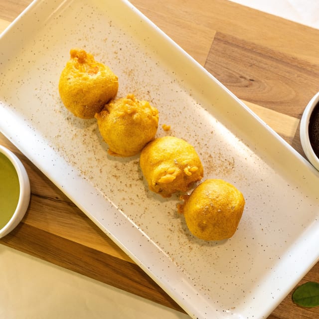 Aloo Bonda (4 Pieces).