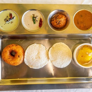 Idli Vada Combo